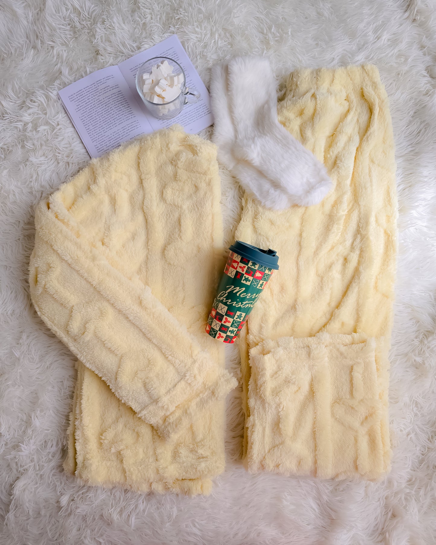 PIJAMA CORAÇÃO AMARELO + meias + copo de Natal