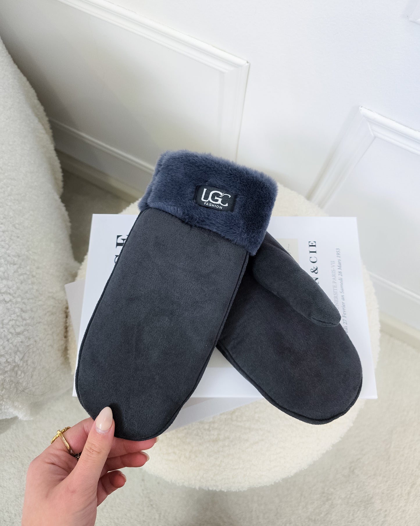 LUVAS CINZA