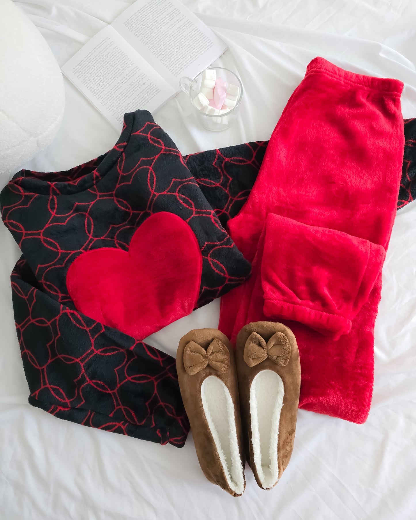 PIJAMA VALENTINES BLACK + OFERTA PANTUFAS