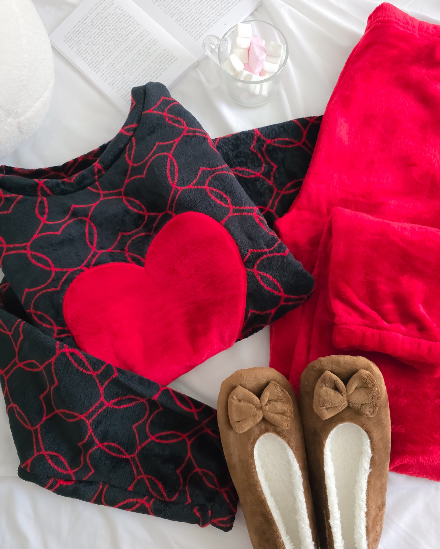 PIJAMA VALENTINES BLACK + OFERTA PANTUFAS