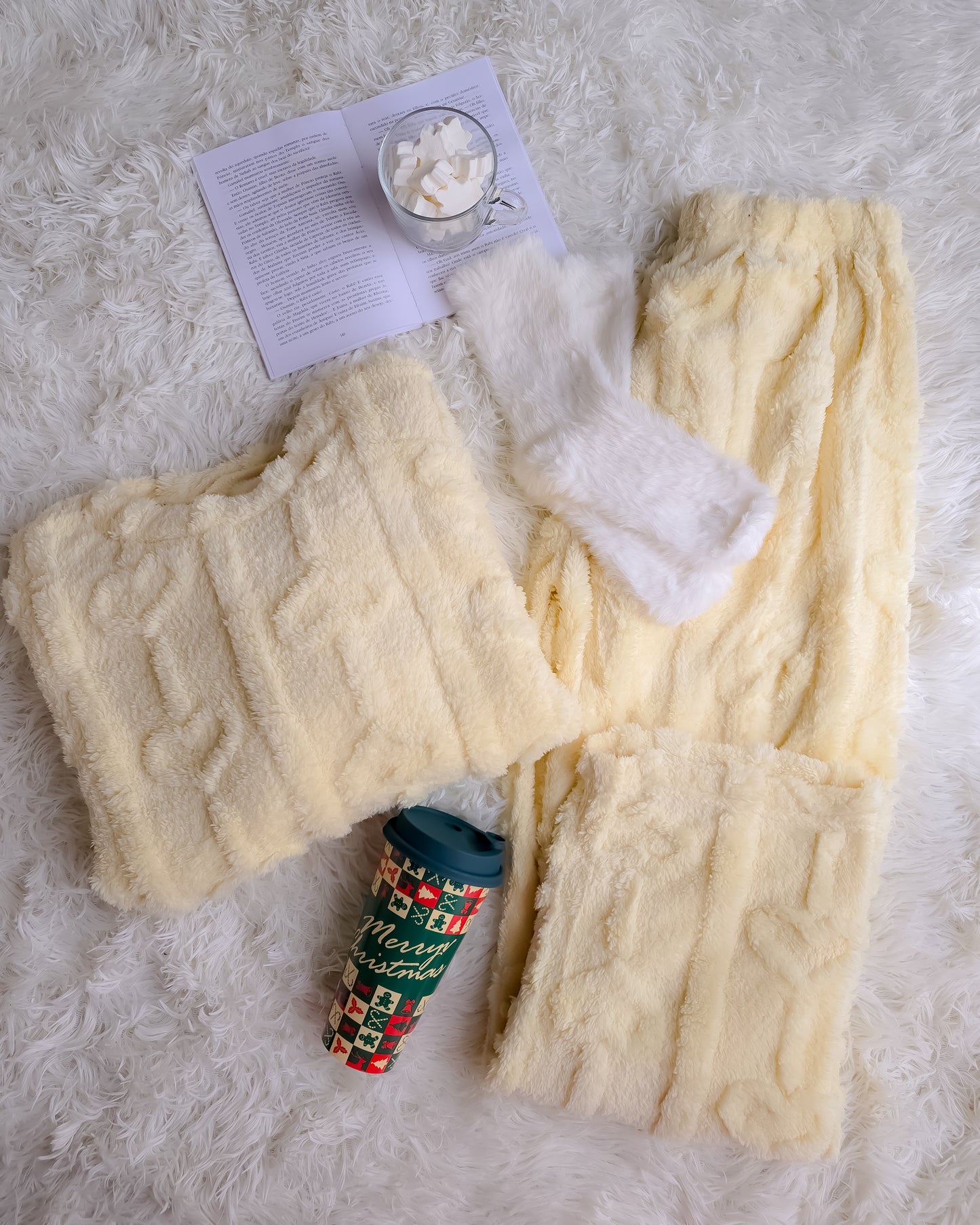 PIJAMA CORAÇÃO AMARELO + meias + copo de Natal