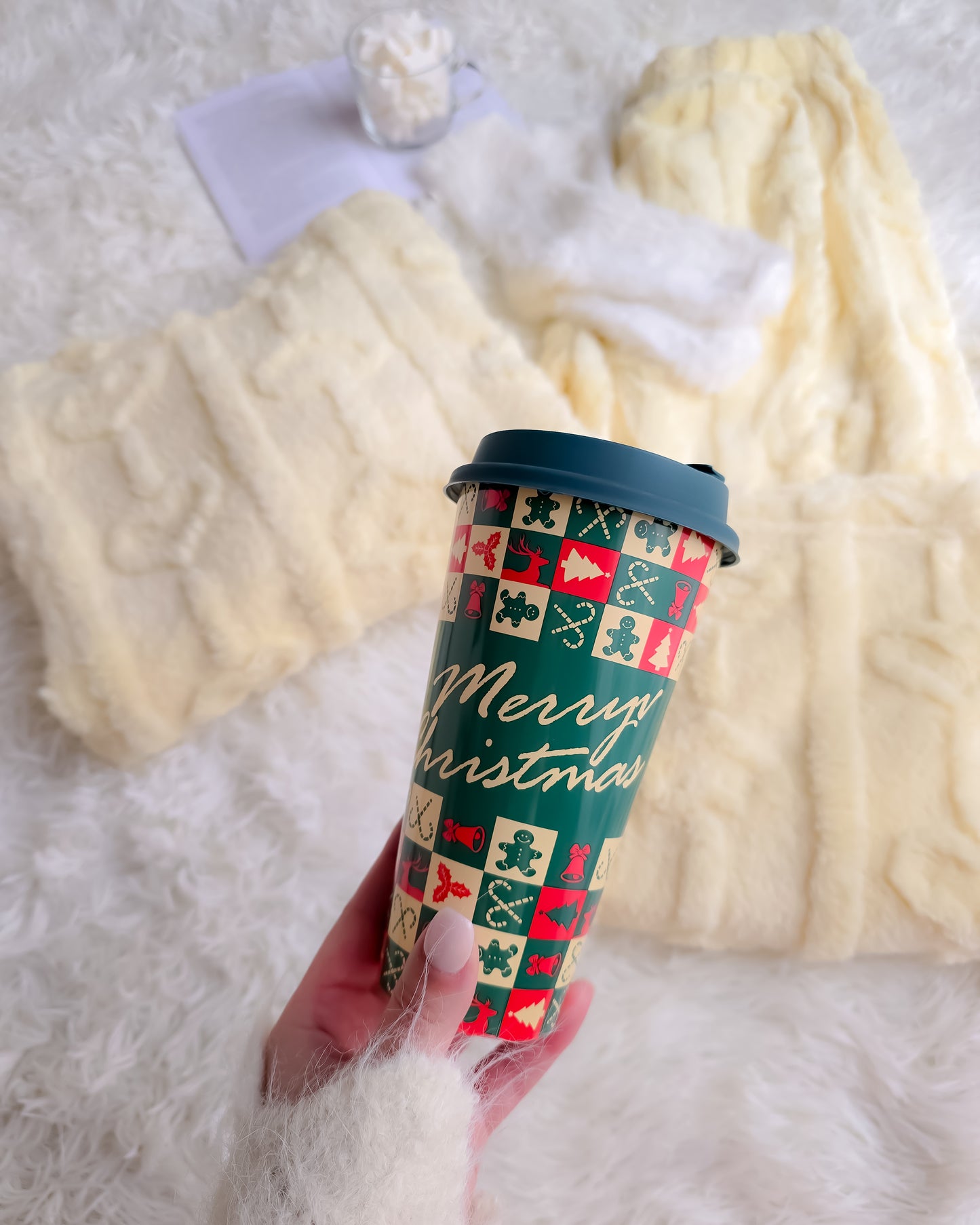 PIJAMA CORAÇÃO AMARELO + meias + copo de Natal