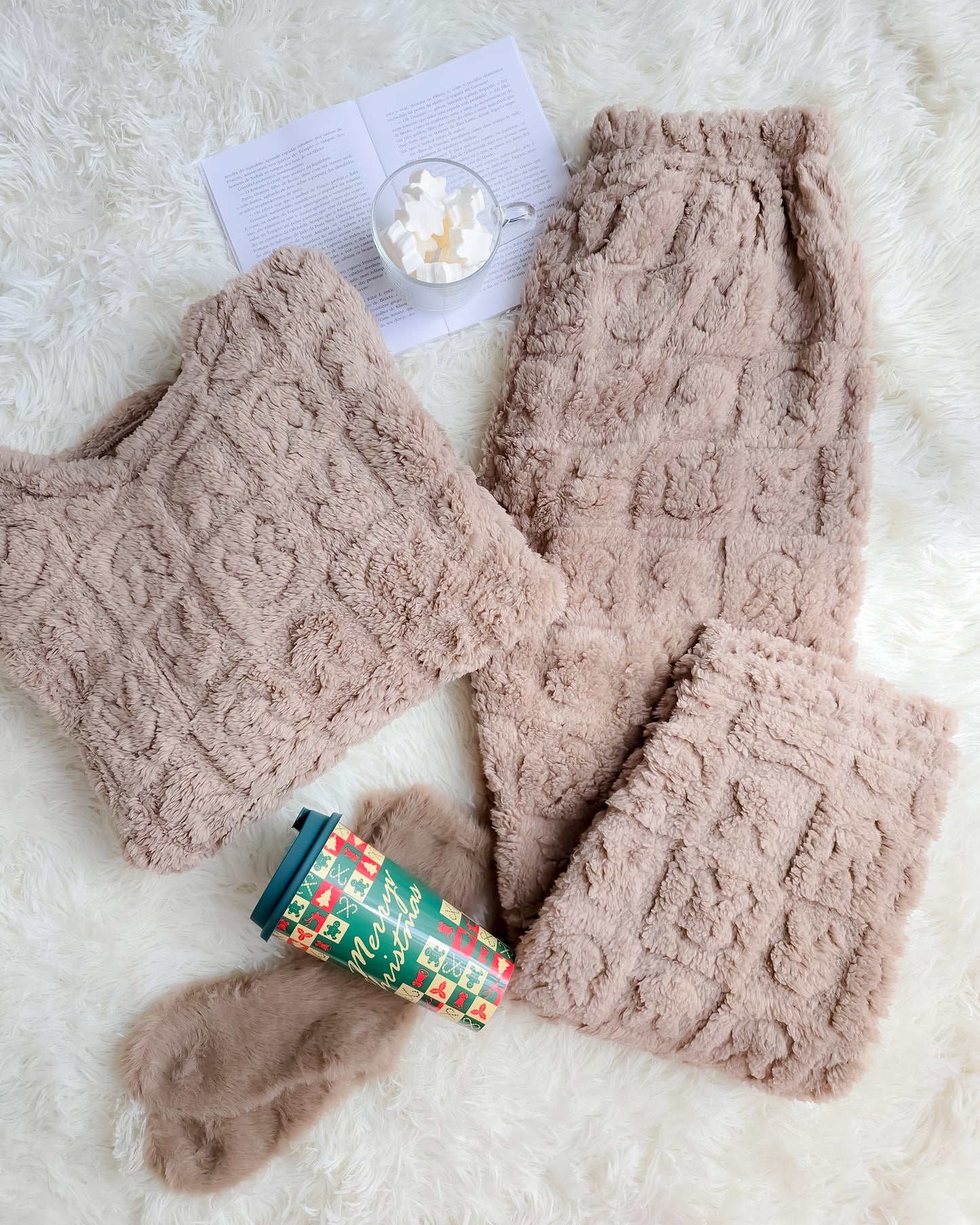 PIJAMA BUNNIES BEGE + meias + copo de Natal