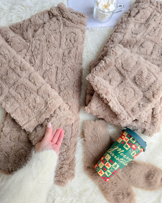 PIJAMA BUNNIES BEGE + meias + copo de Natal