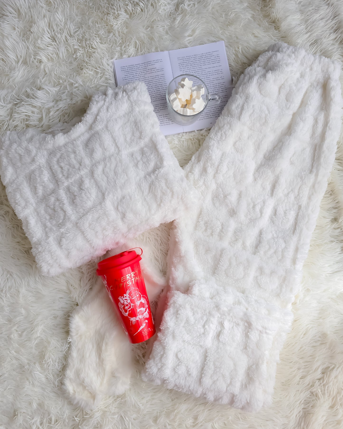 PIJAMA BUNNIES BRANCO + meias + copo de Natal