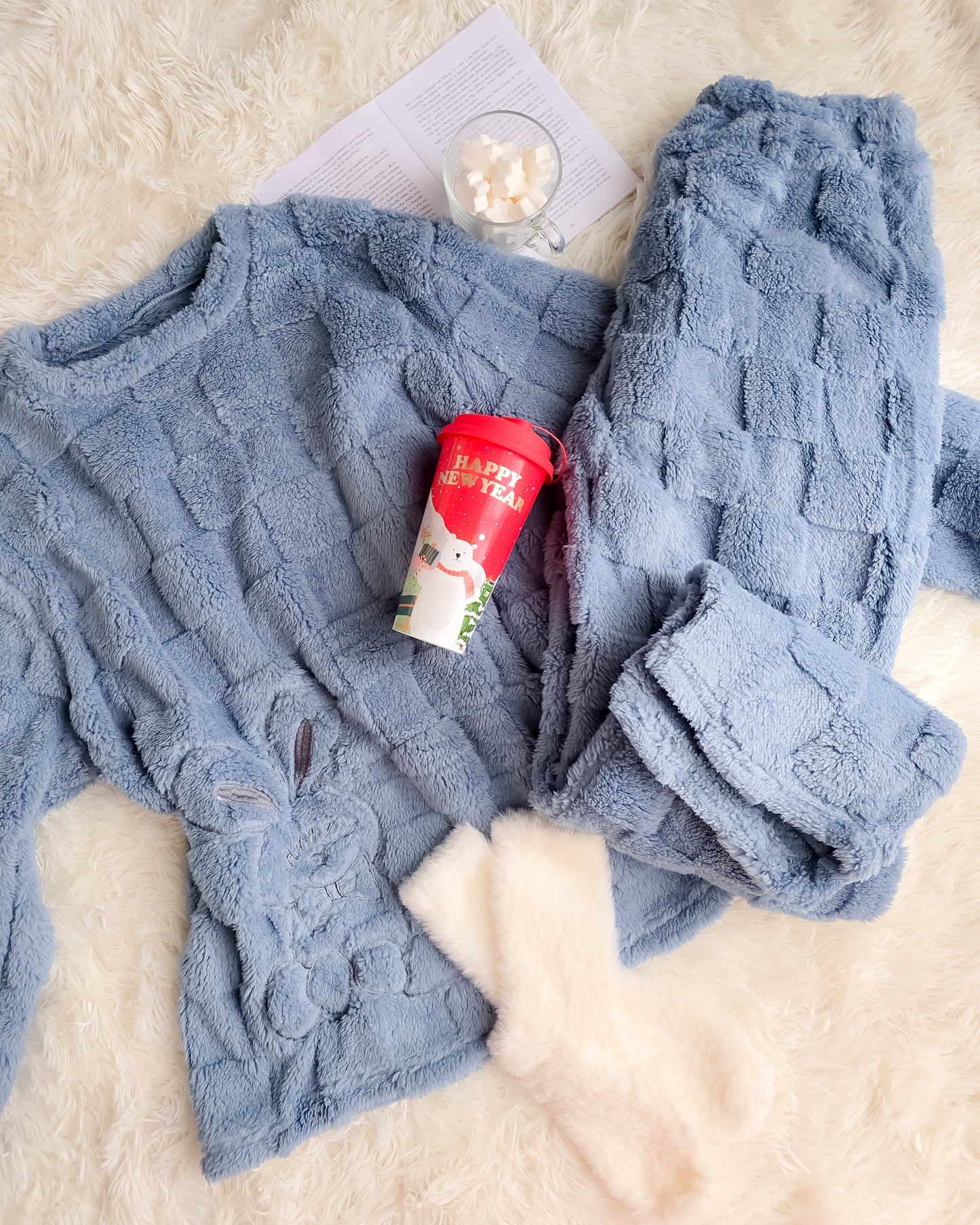 PIJAMA COELHO AZUL + meias + copo de Natal