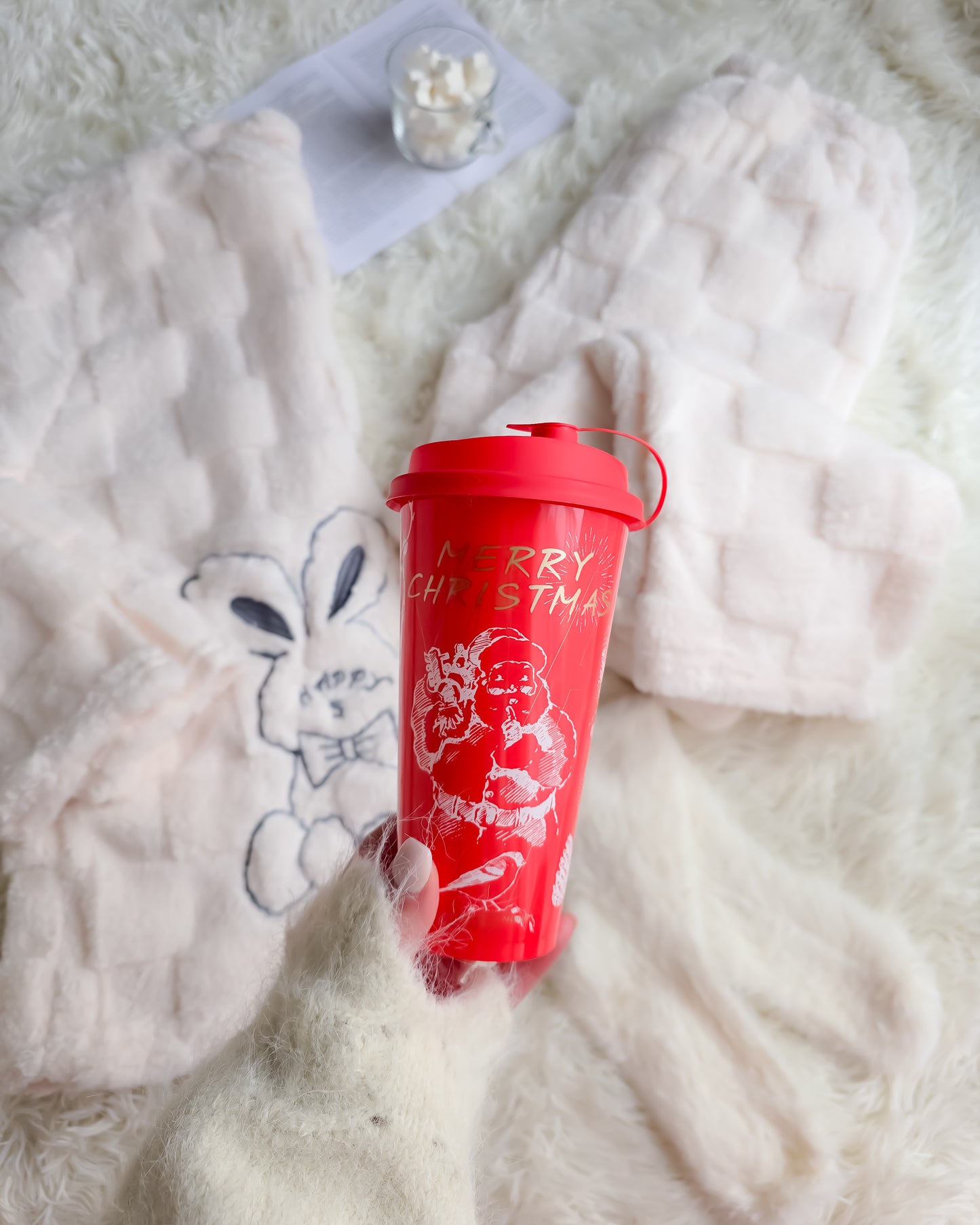 PIJAMA COELHO BRANCO + meias + copo de Natal