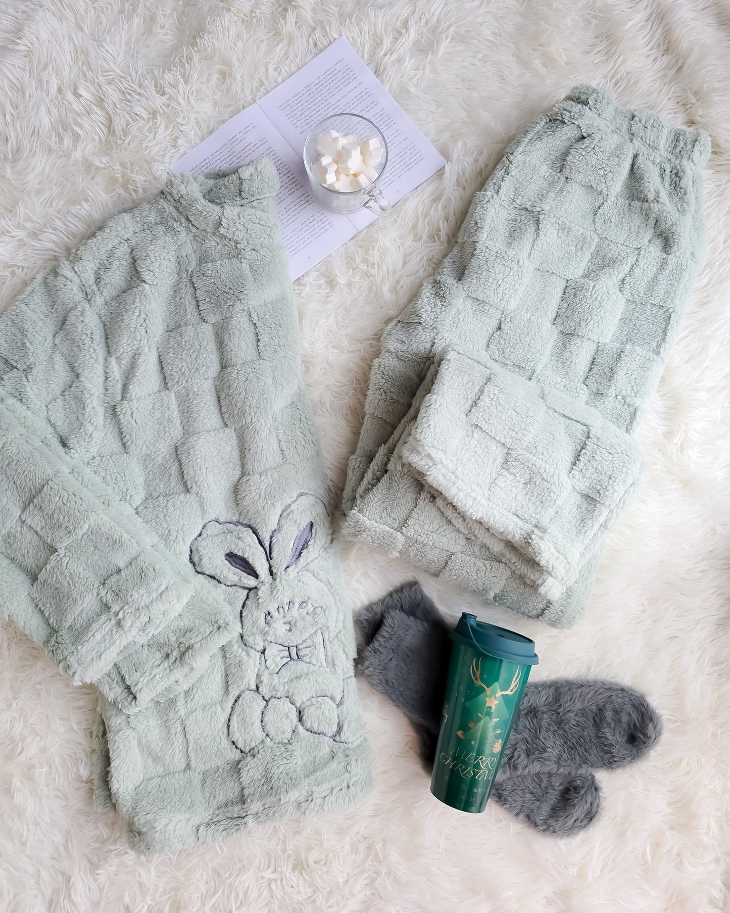 PIJAMA COELHO VERDE + meias + copo de Natal