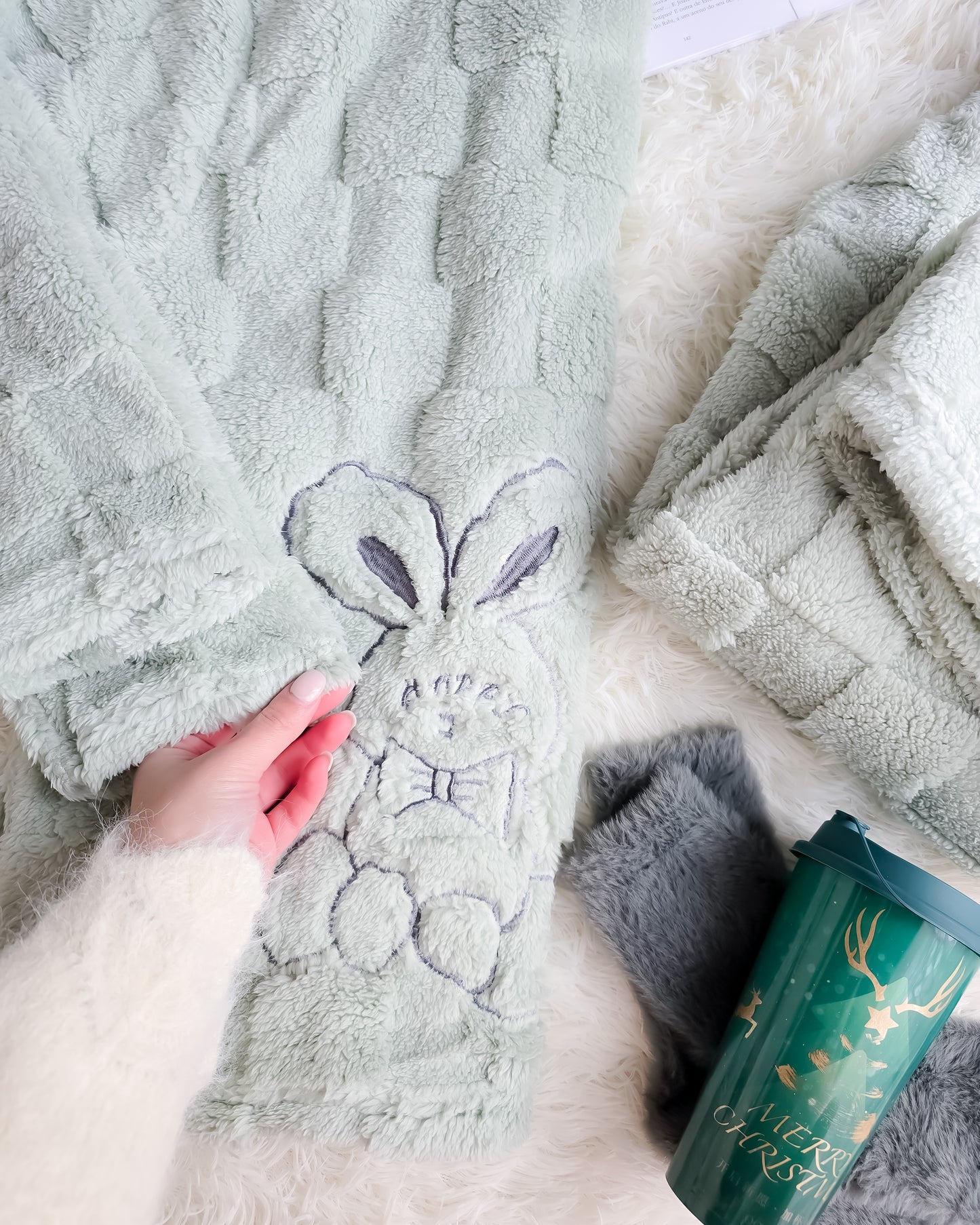 PIJAMA COELHO VERDE + meias + copo de Natal