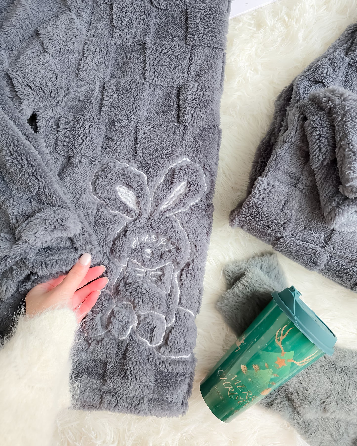 PIJAMA COELHO CINZA + meias + copo de Natal