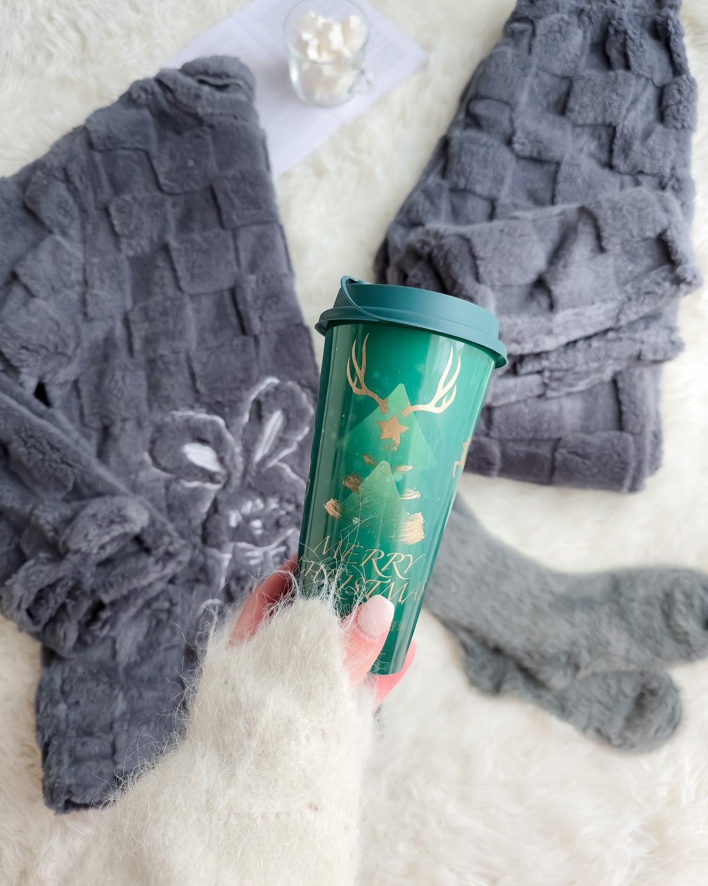 PIJAMA COELHO CINZA + meias + copo de Natal