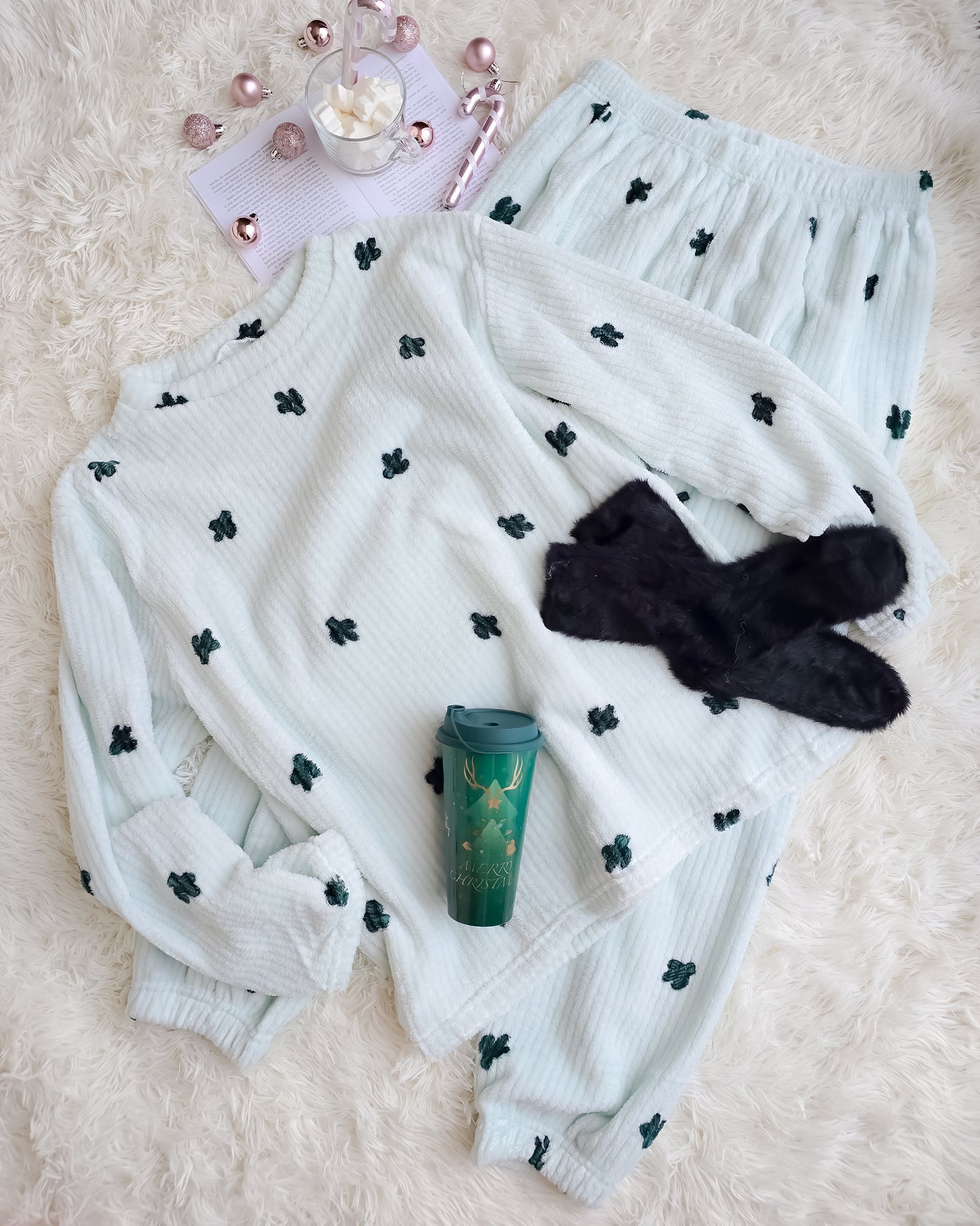 PIJAMA CATO + meias + copo de Natal