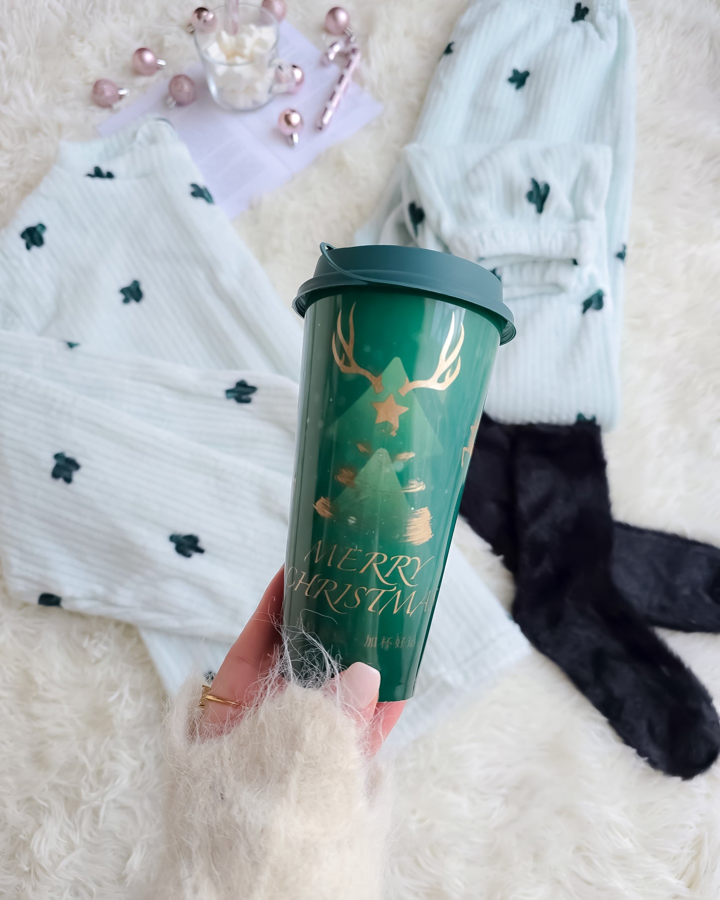 PIJAMA CATO + meias + copo de Natal