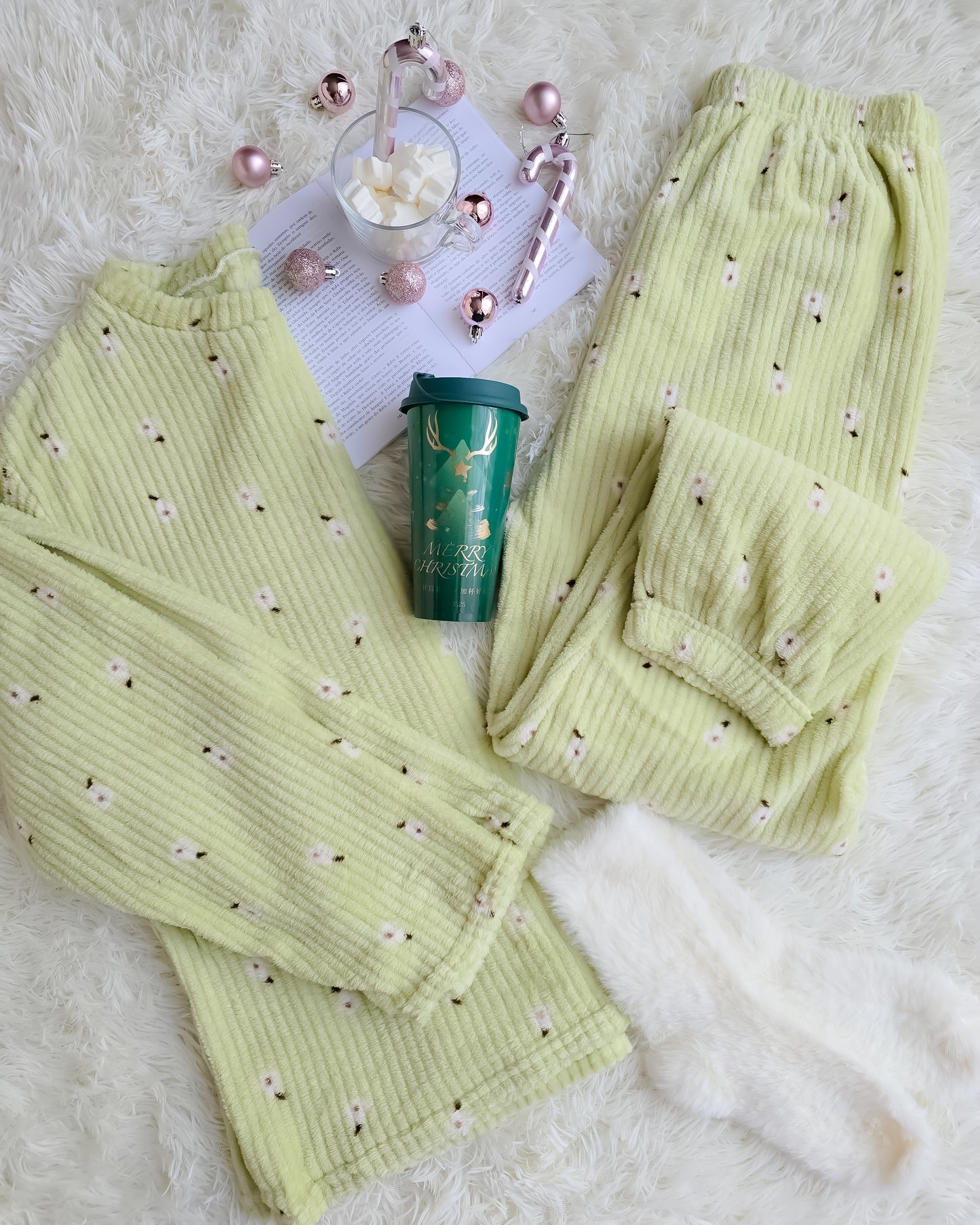 PIJAMA ABACATE + meias + copo de Natal