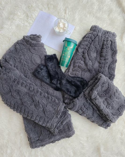 PIJAMA FOFO CINZA + OFERTA meias