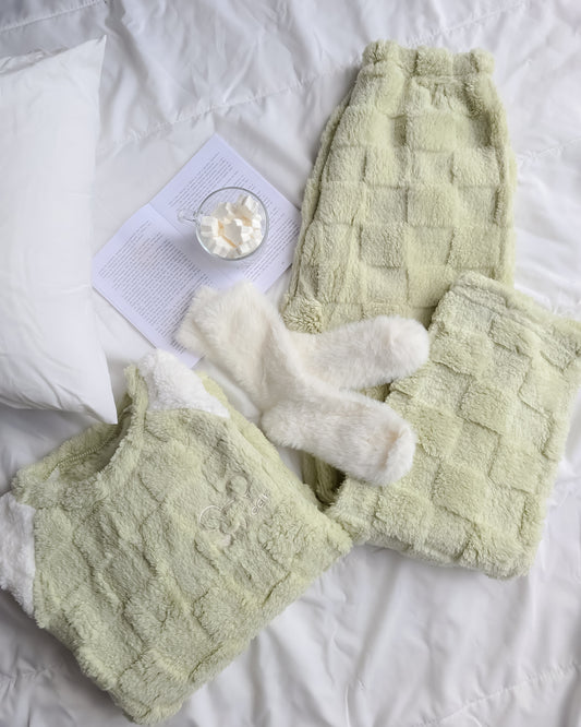 PIJAMA CAT VERDE + OFERTA meias