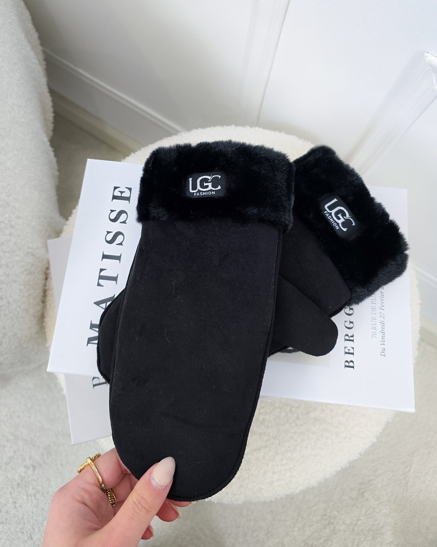 LUVAS PRETO