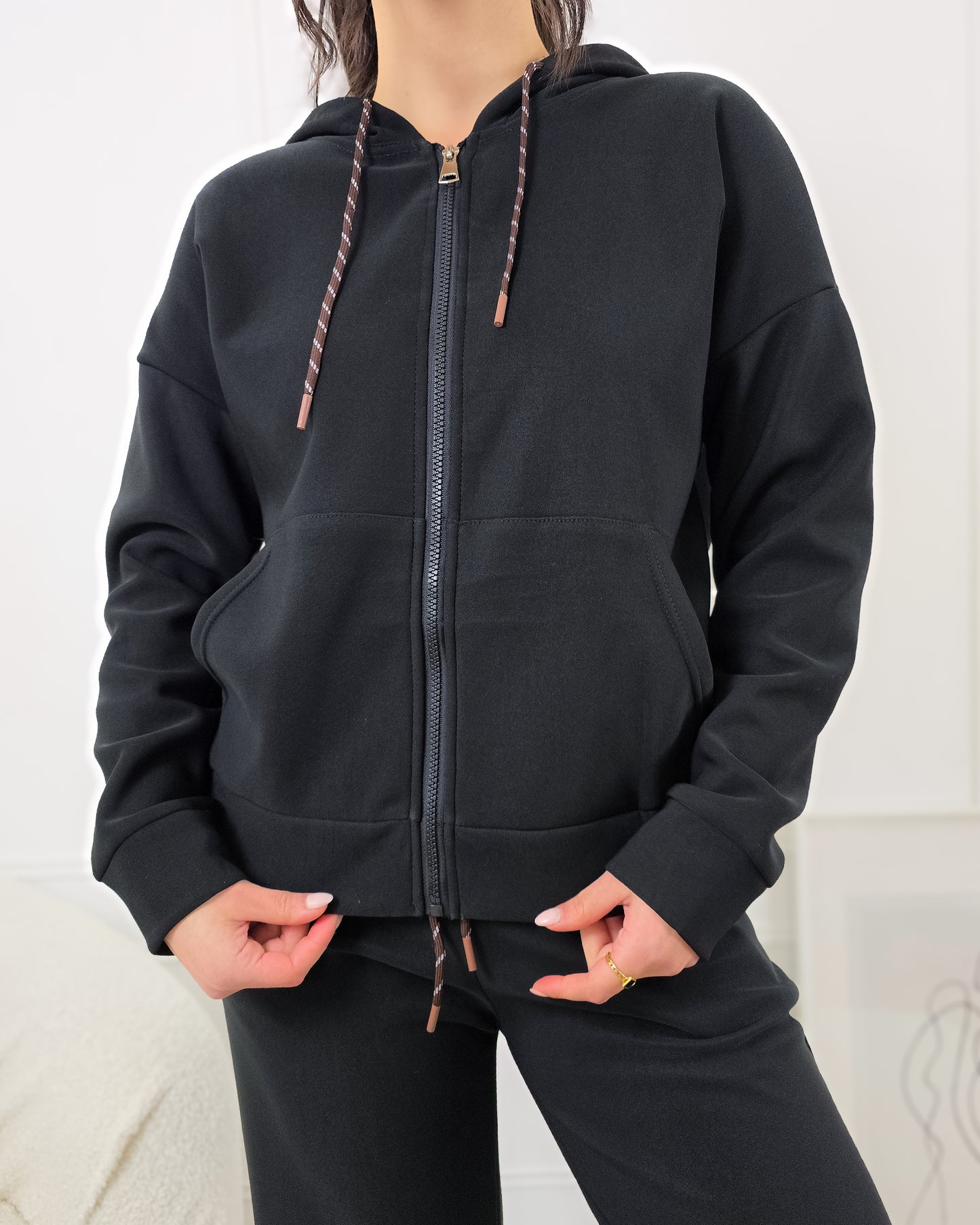 FATO DE TREINO CARDADO PRETO