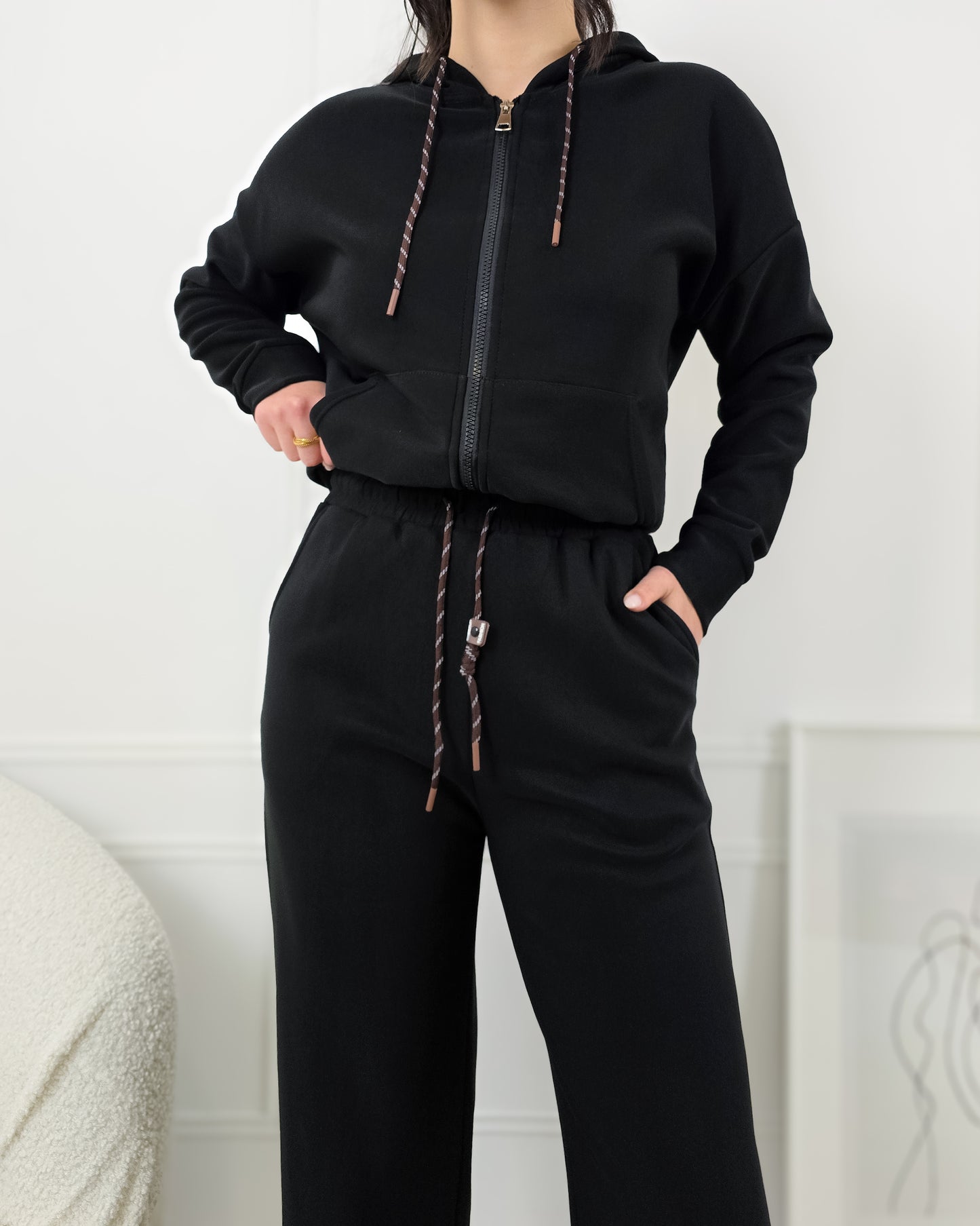 FATO DE TREINO CARDADO PRETO