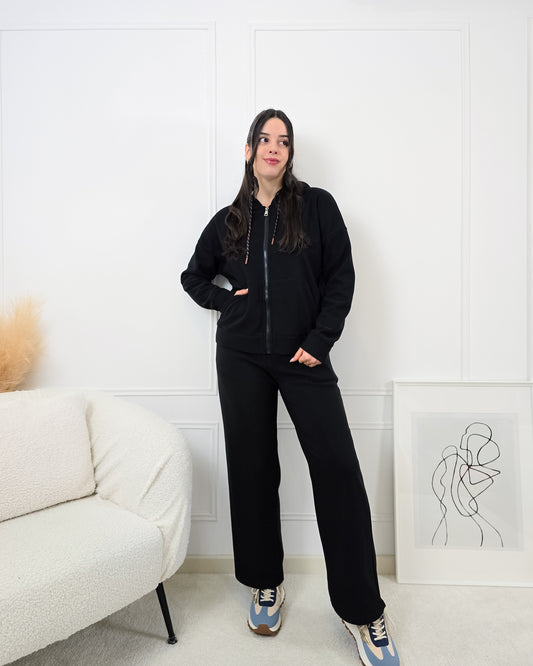 FATO DE TREINO CARDADO PRETO