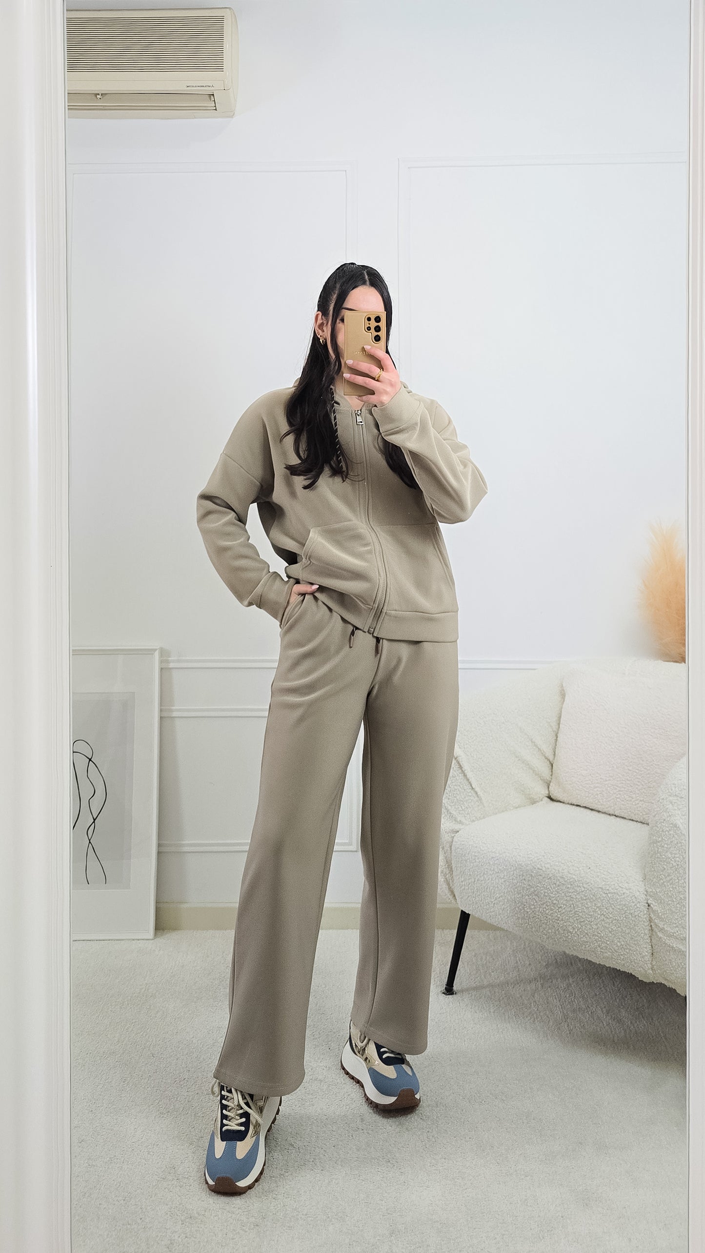 FATO DE TREINO CARDADO BEGE