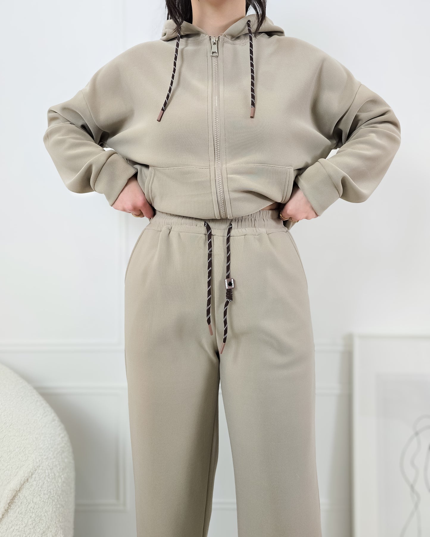 FATO DE TREINO CARDADO BEGE