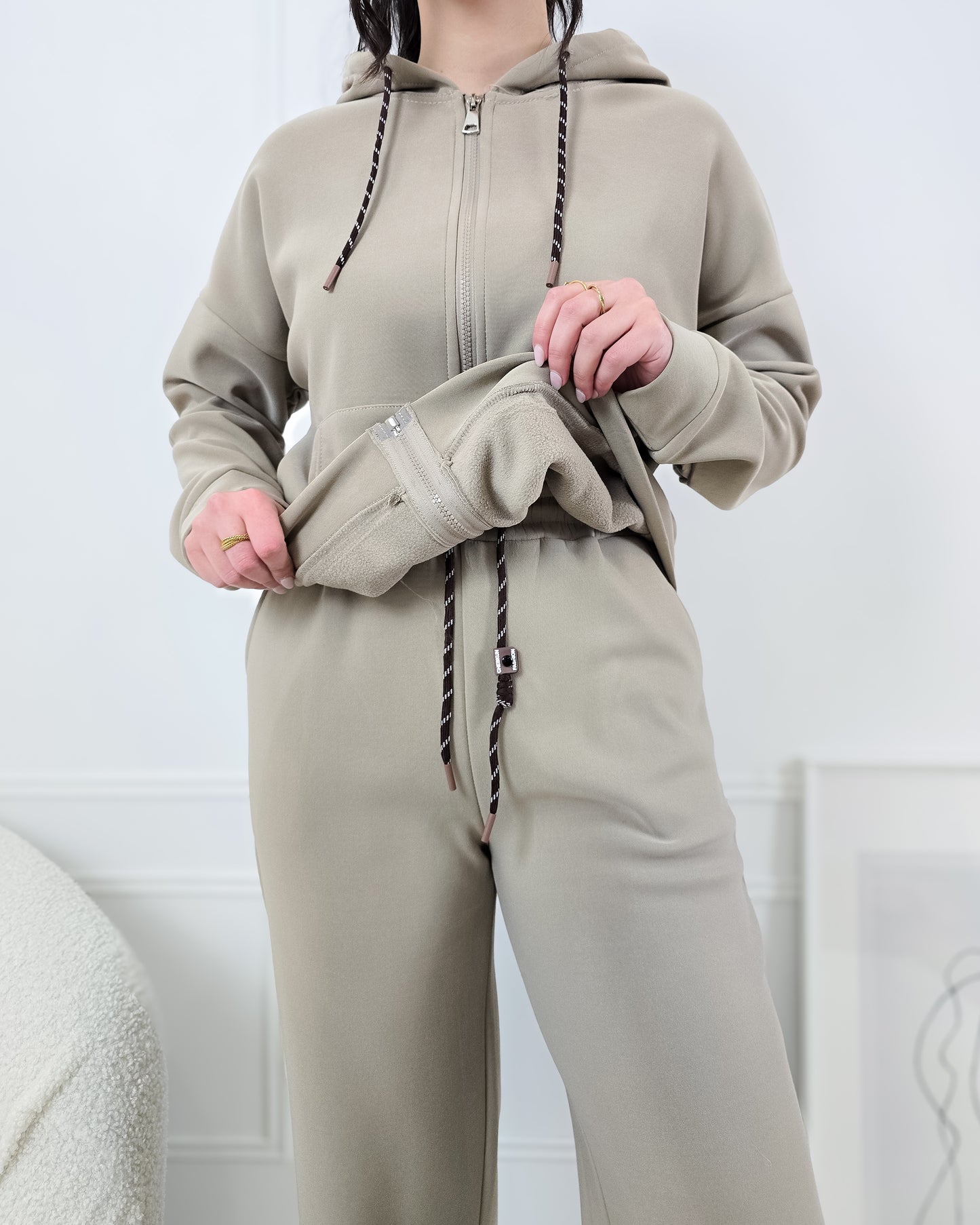 FATO DE TREINO CARDADO BEGE