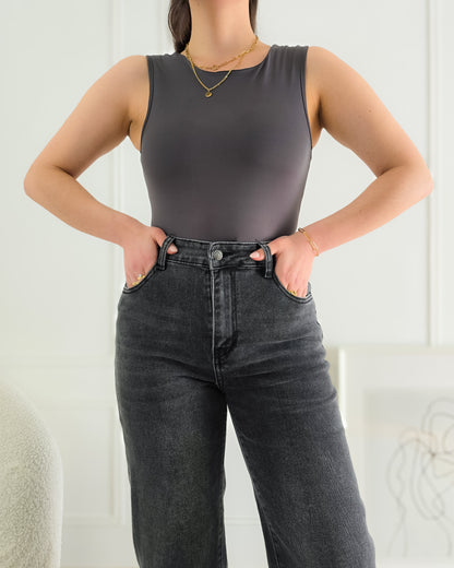 BODY CARLOTA CINZA