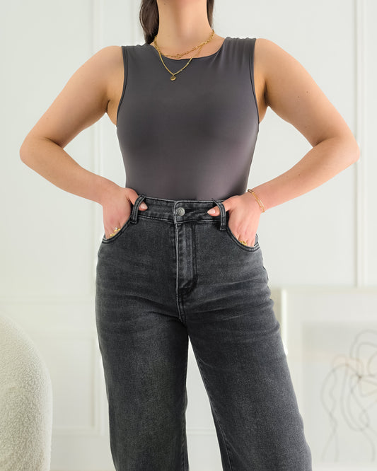 BODY CARLOTA CINZA